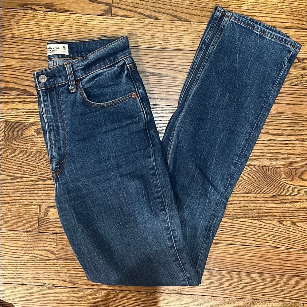 Abercrombie & Fitch “The ‘90s Slim Straight Ultra High Rise” size 26 long
